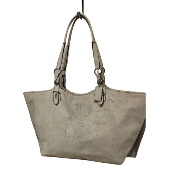Coach perforated leather Carly tote bag F16598 - Picture 1 of 10